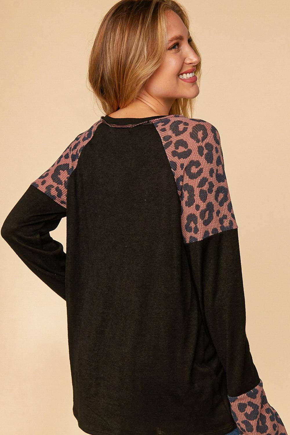 LEOPARD COLOR BLOCK RAGLAN REVERSE STITCH TOP-Mulberry Skies