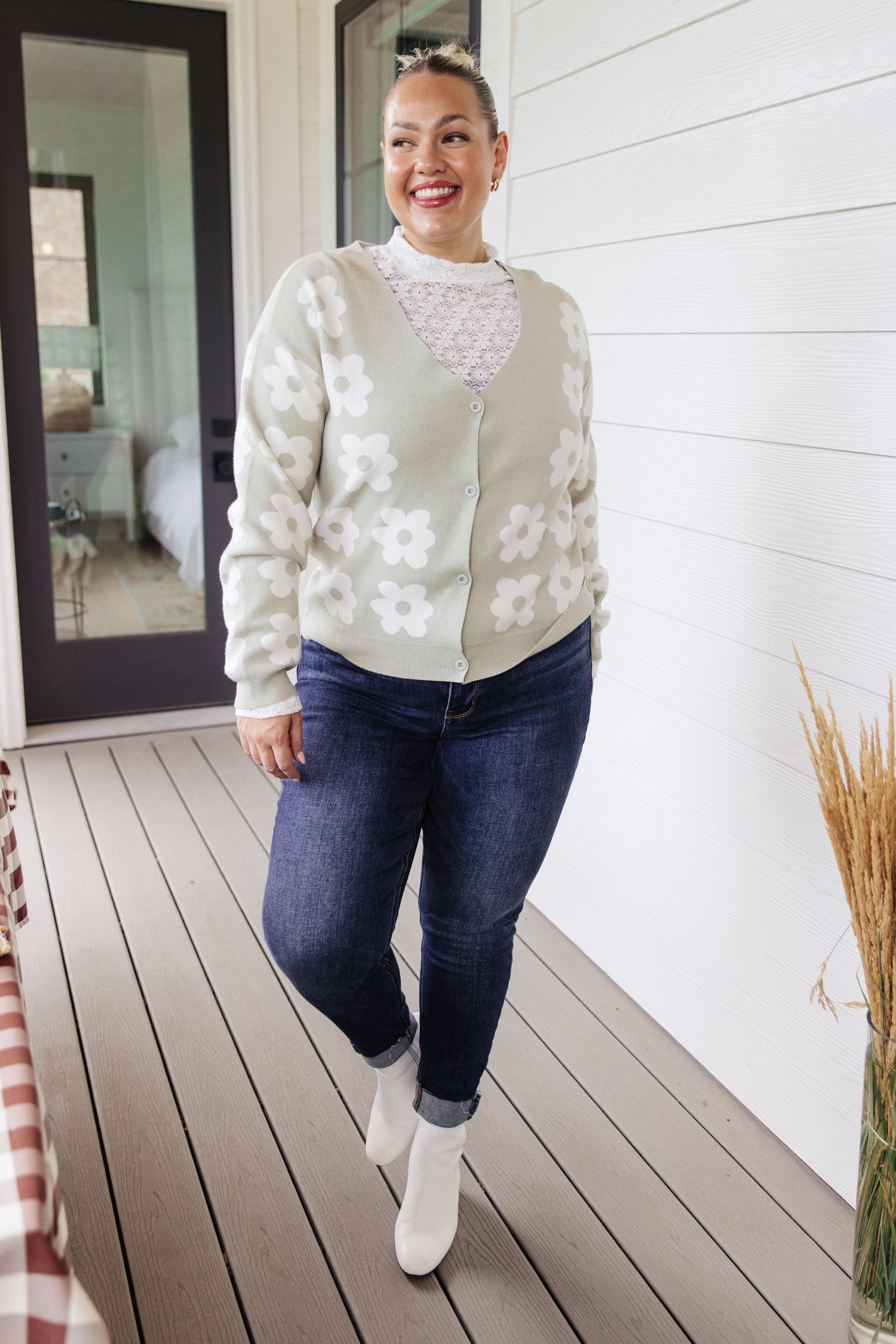 Fresh As A Daisy Floral Cardigan - Mulberry Skies